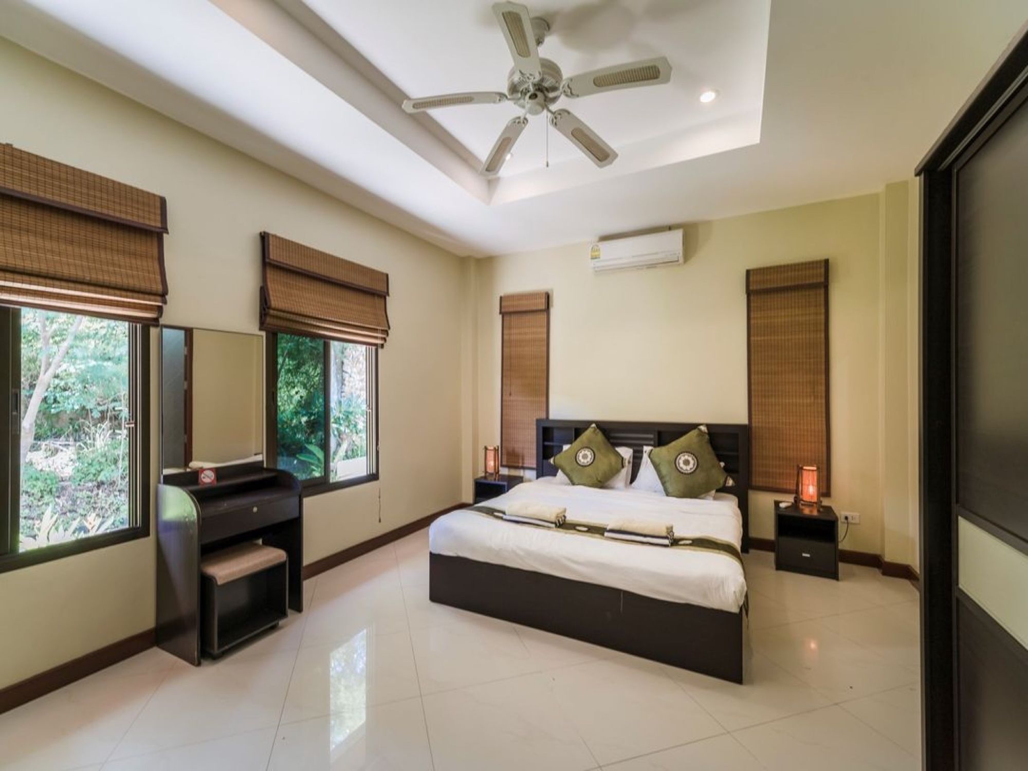 Villa 4 Bedroom Sea View - Pad Thai *
